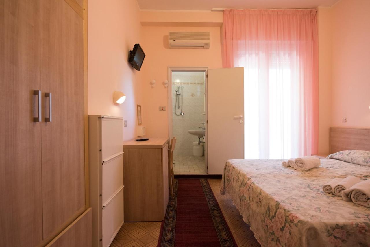 Hotel Settebello B&B เชเซนาติโก ภายนอก รูปภาพ