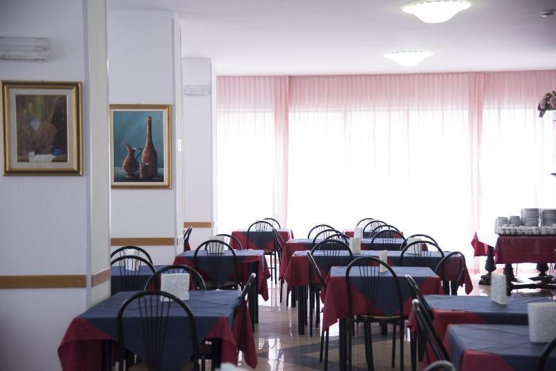 Hotel Settebello B&B เชเซนาติโก ภายนอก รูปภาพ