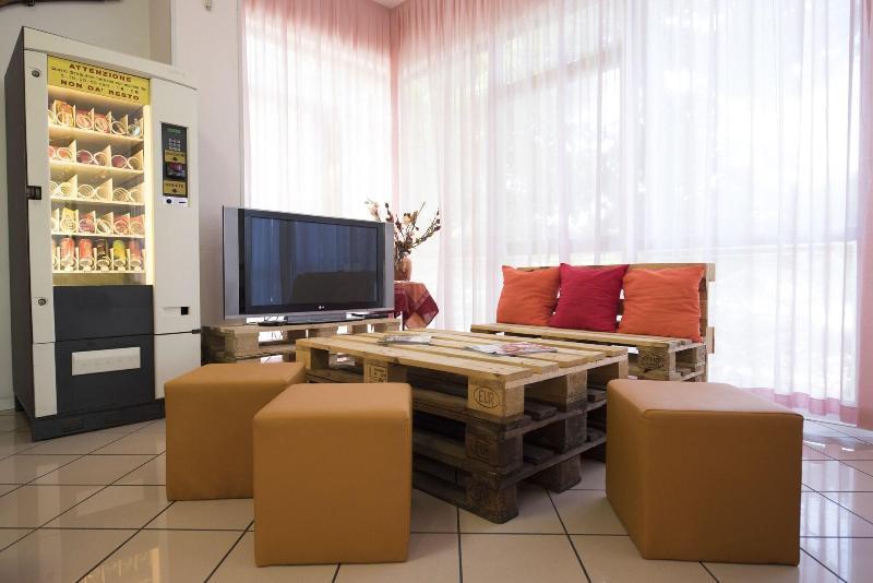 Hotel Settebello B&B เชเซนาติโก ภายนอก รูปภาพ