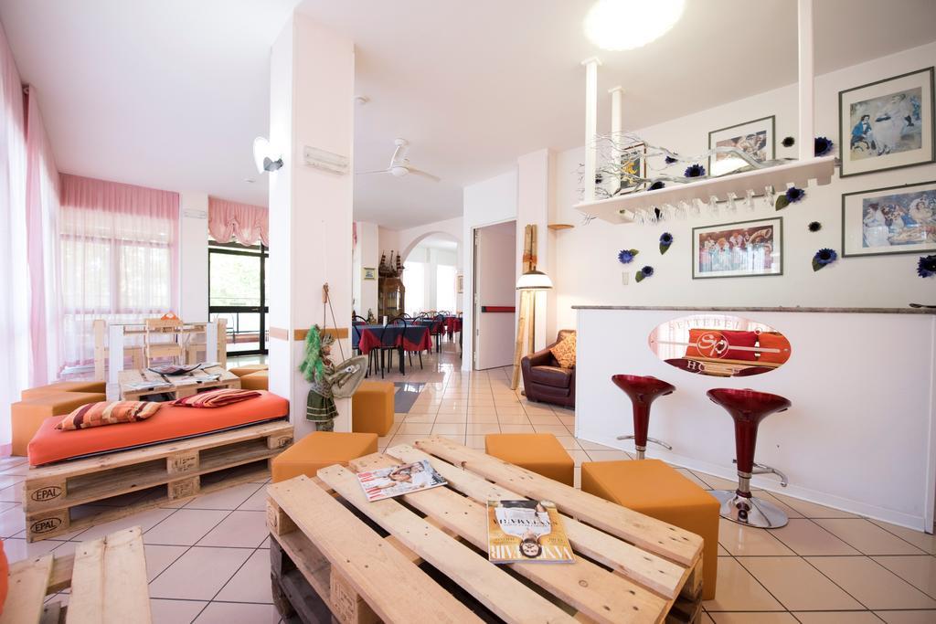 Hotel Settebello B&B เชเซนาติโก ภายนอก รูปภาพ