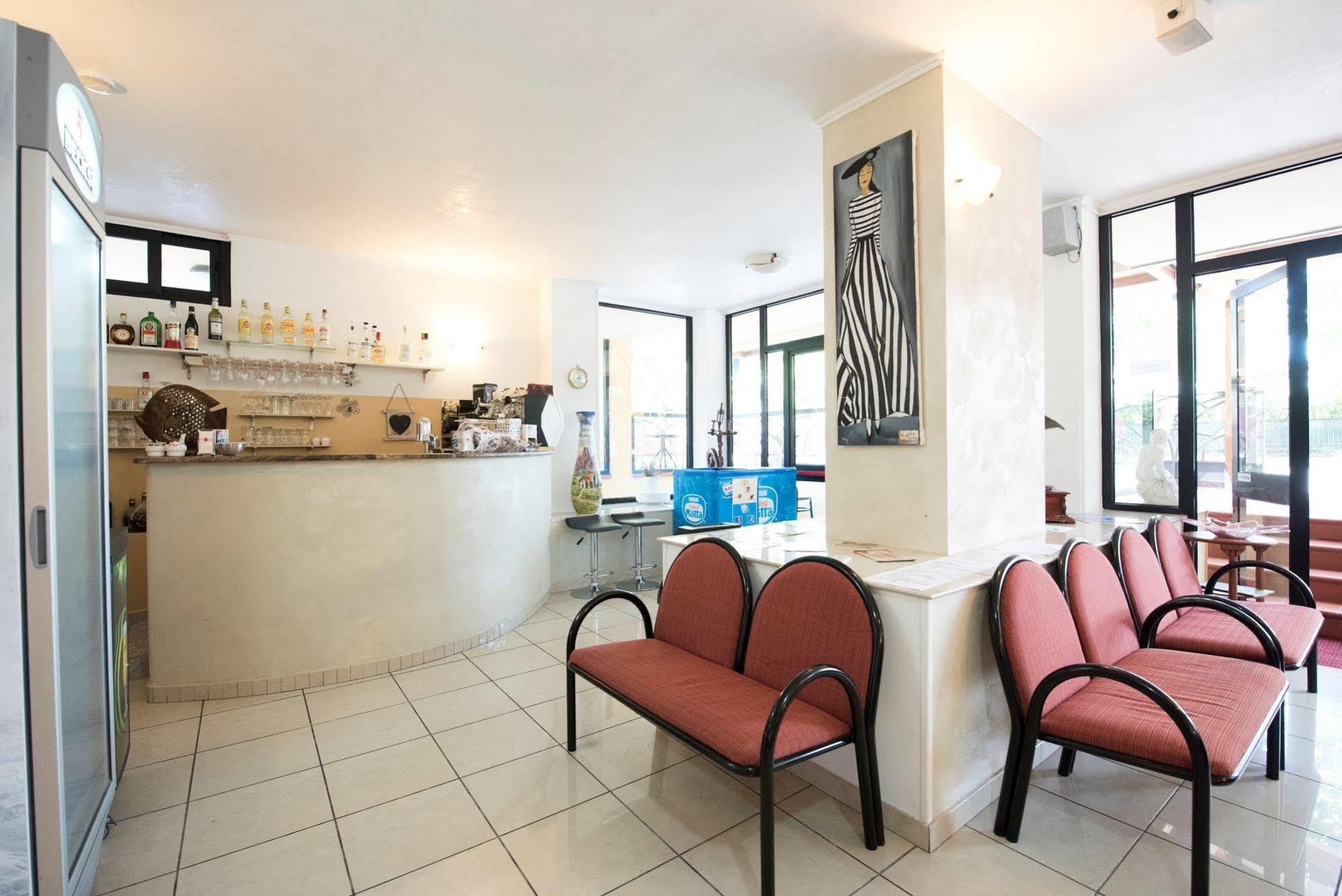 Hotel Settebello B&B เชเซนาติโก ภายนอก รูปภาพ