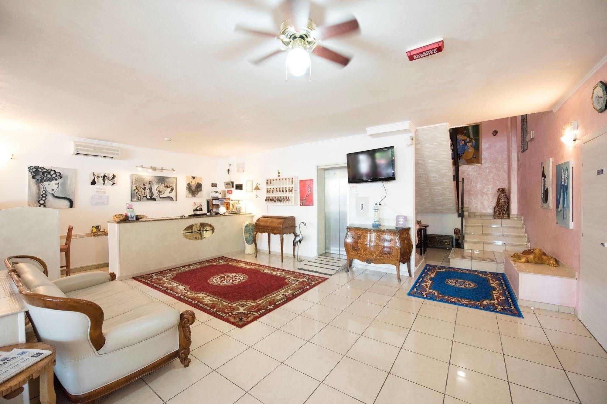Hotel Settebello B&B เชเซนาติโก ภายนอก รูปภาพ
