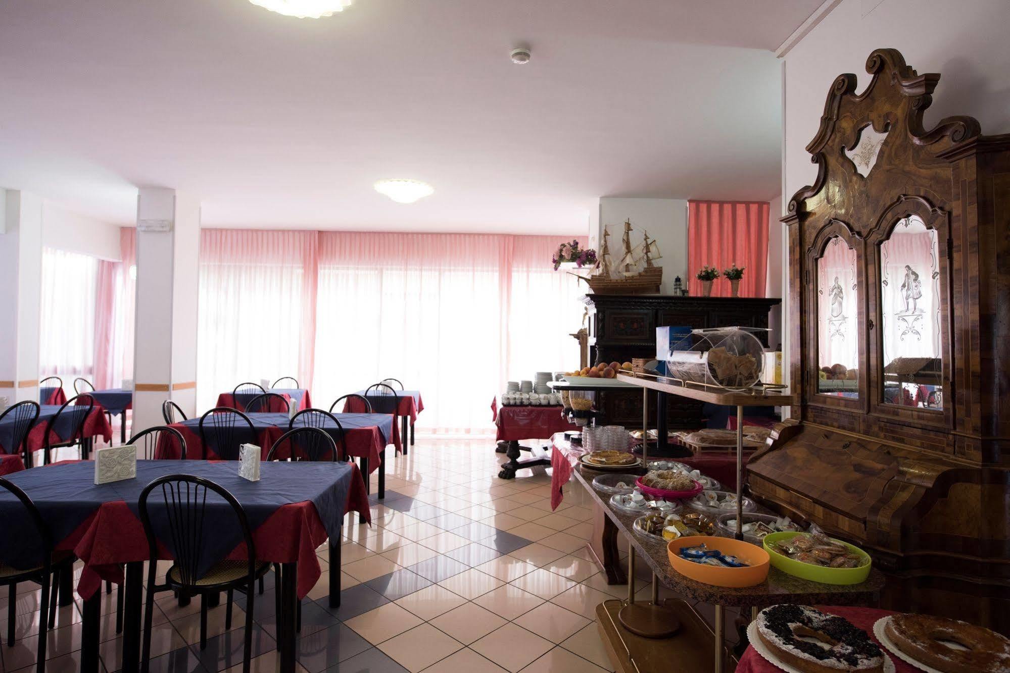 Hotel Settebello B&B เชเซนาติโก ภายนอก รูปภาพ